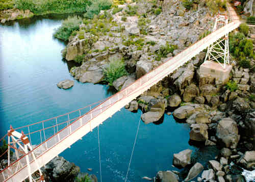 Bridge over gorge in Lauceston, Tasmania