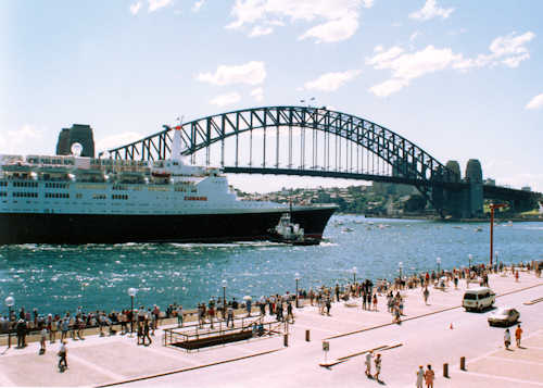 QE2 visiting Sydney just below the Harbour Bridge